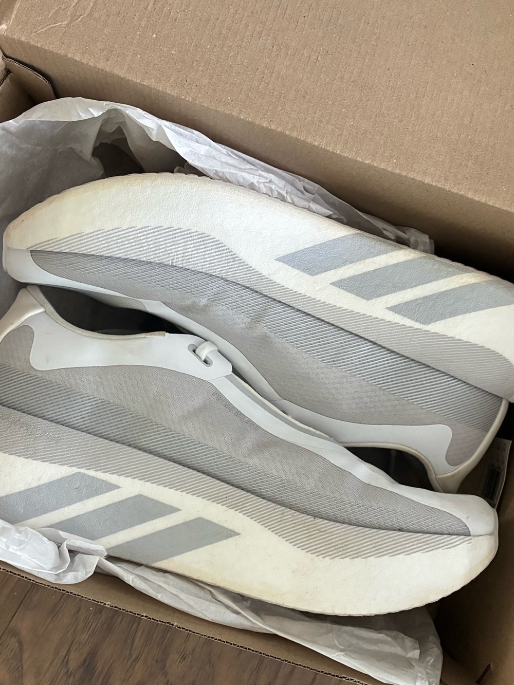 adidas Women’s Hyperboost Edge W Running Shoes Size 10